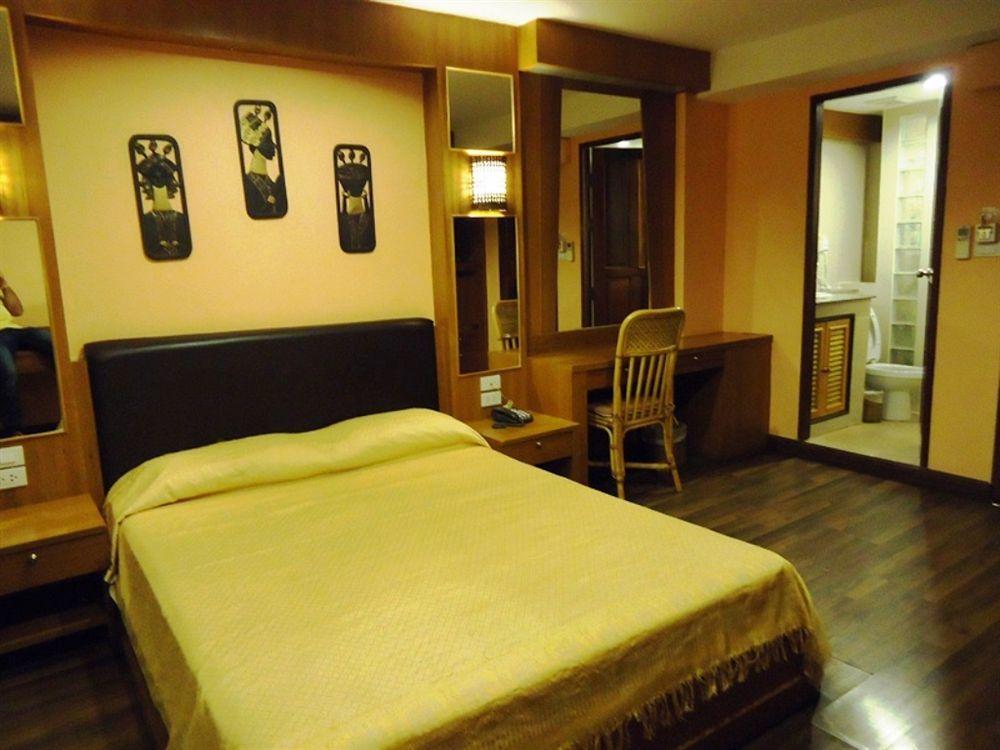 Oyo 437 Hostel Na Nara Bangkok Eksteriør billede