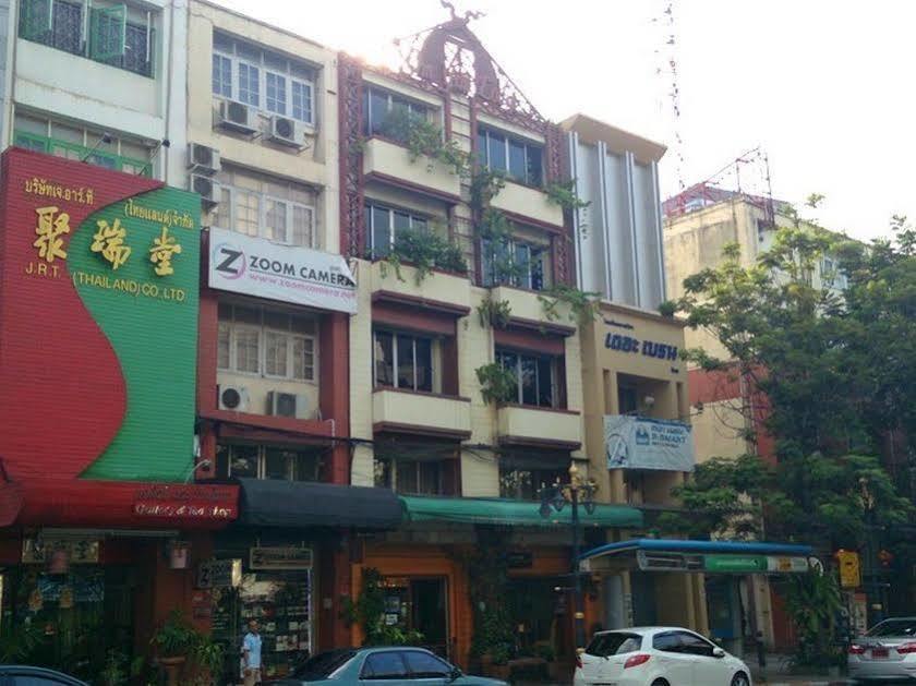 Oyo 437 Hostel Na Nara Bangkok Eksteriør billede