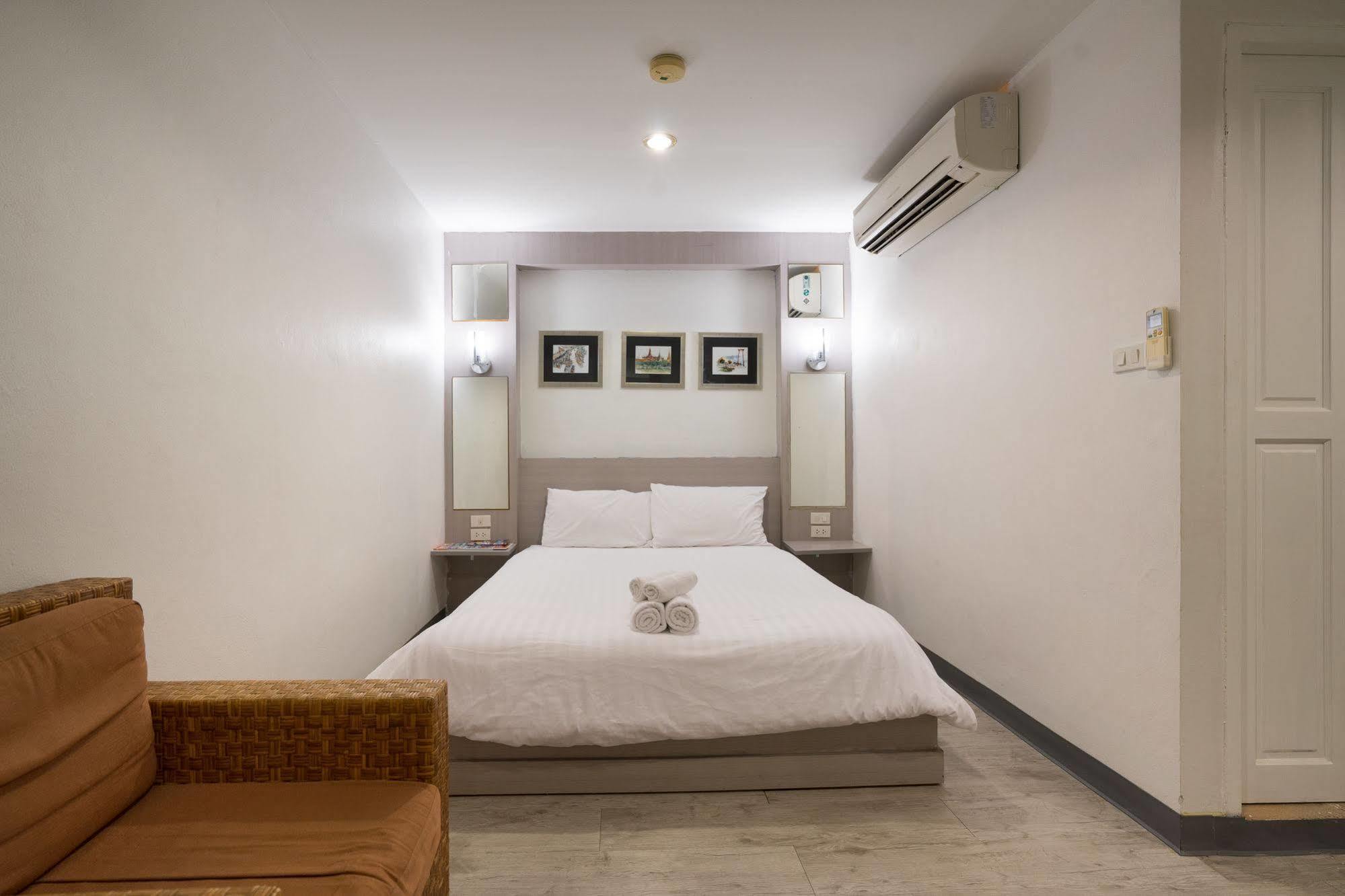 Oyo 437 Hostel Na Nara Bangkok Eksteriør billede