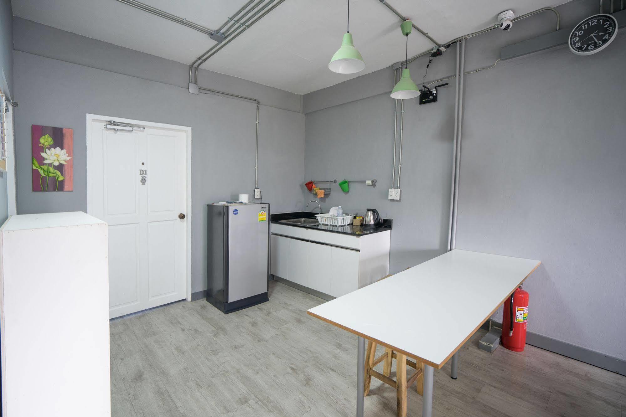 Oyo 437 Hostel Na Nara Bangkok Eksteriør billede