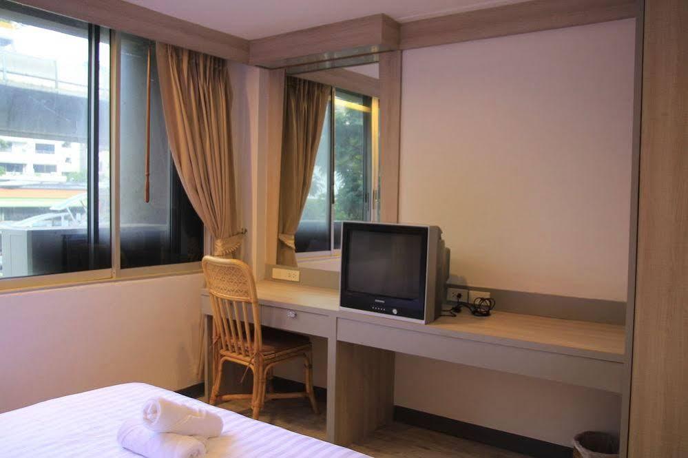 Oyo 437 Hostel Na Nara Bangkok Eksteriør billede