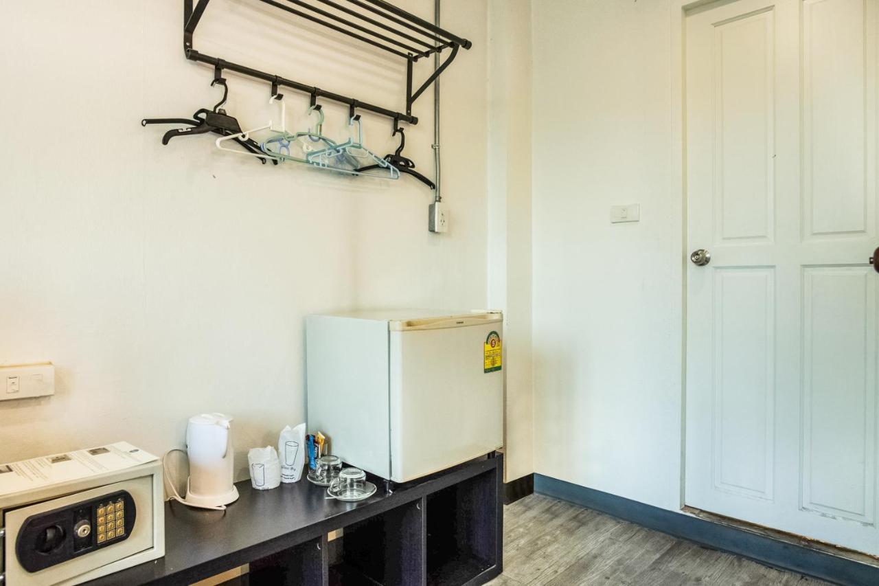 Oyo 437 Hostel Na Nara Bangkok Eksteriør billede